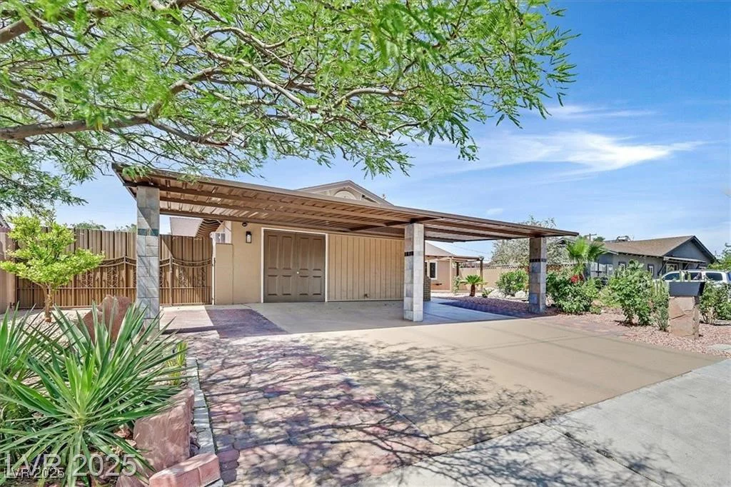 3101 Greenbriar, Las Vegas, NV 89121