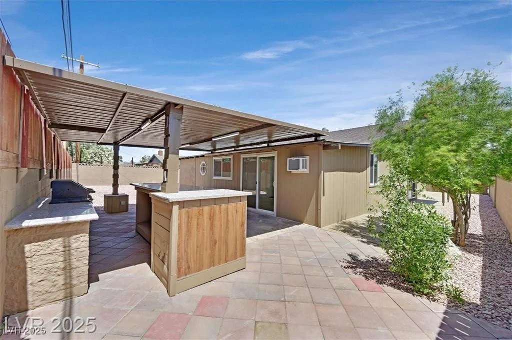 3101 Greenbriar, Las Vegas, NV 89121