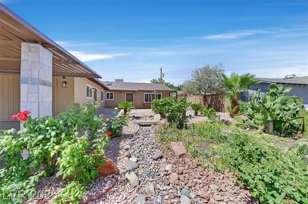 3101 Greenbriar, Las Vegas, NV 89121