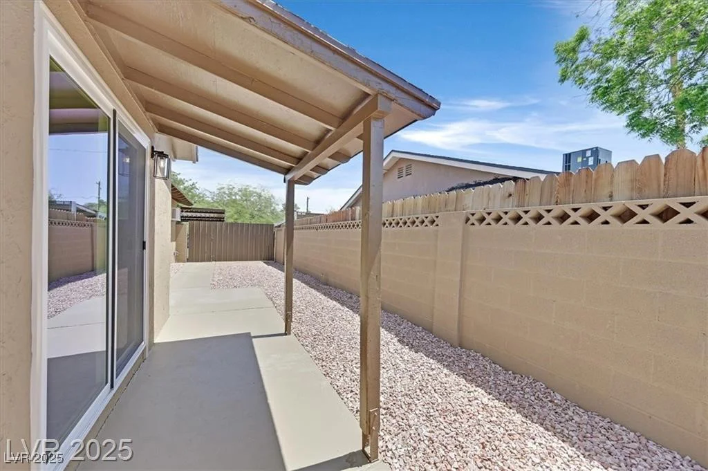 3101 Greenbriar, Las Vegas, NV 89121