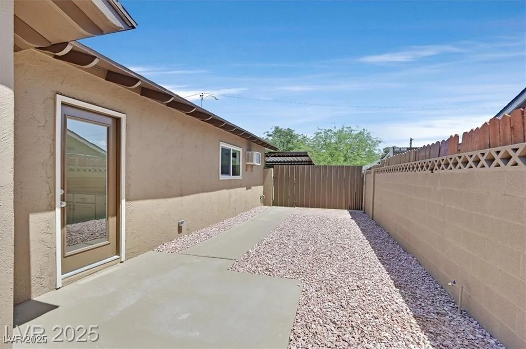 3101 Greenbriar, Las Vegas, NV 89121