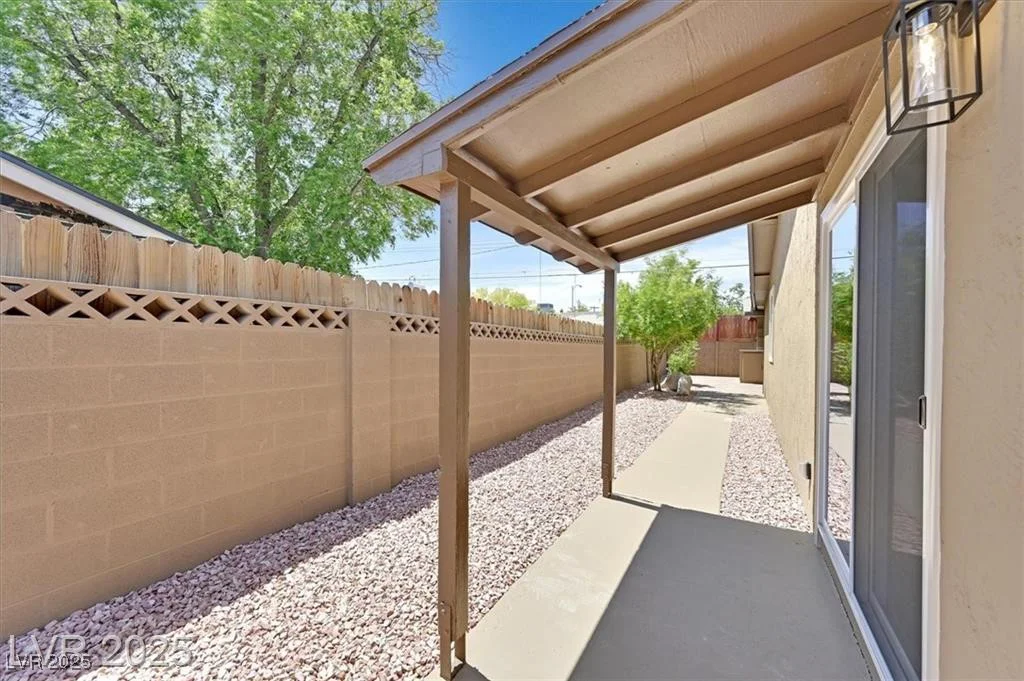 3101 Greenbriar, Las Vegas, NV 89121