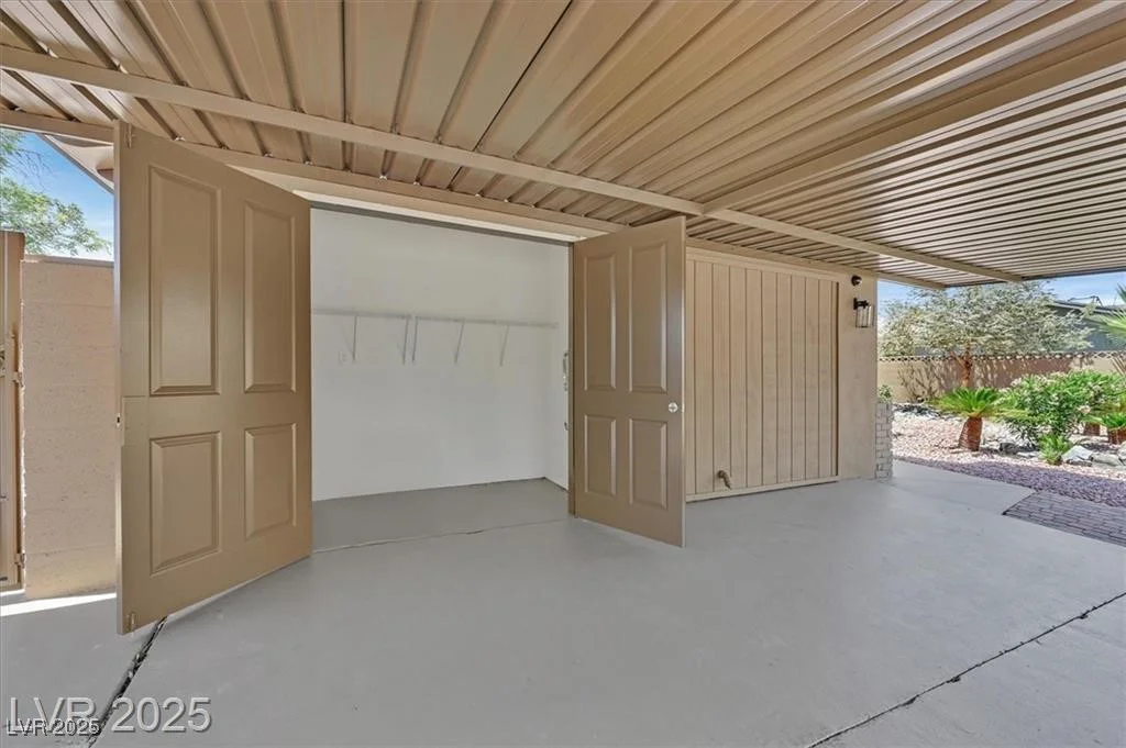 3101 Greenbriar, Las Vegas, NV 89121