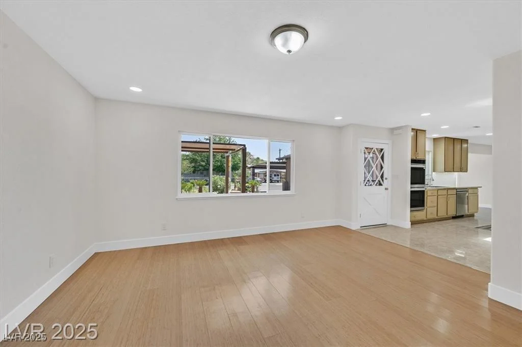 3101 Greenbriar, Las Vegas, NV 89121
