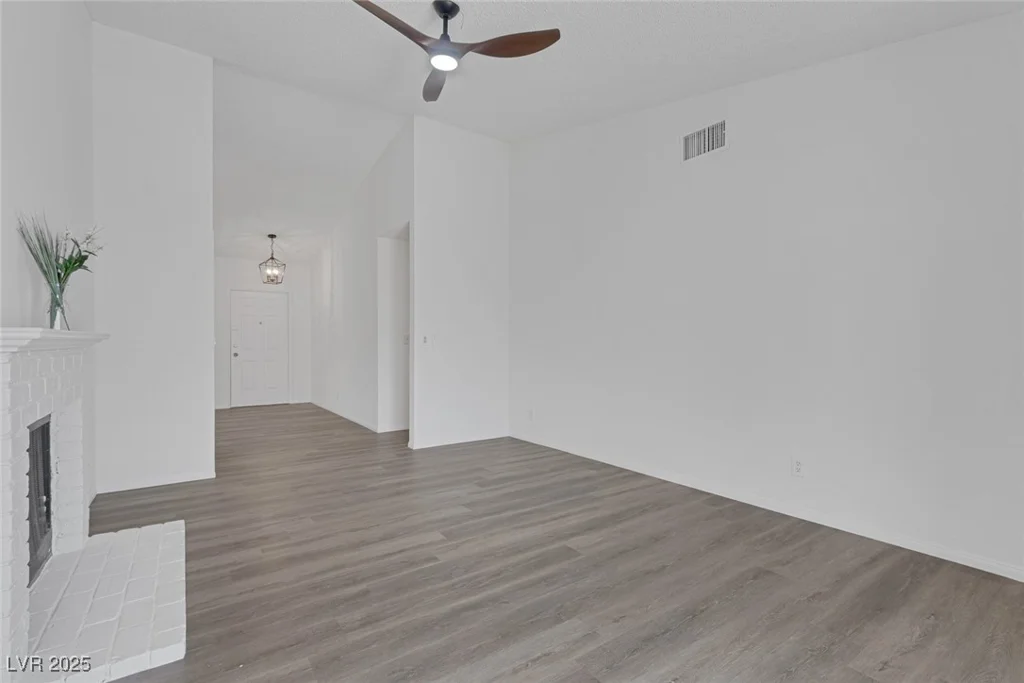 6112 Blossom Knoll, Las Vegas, NV 89108