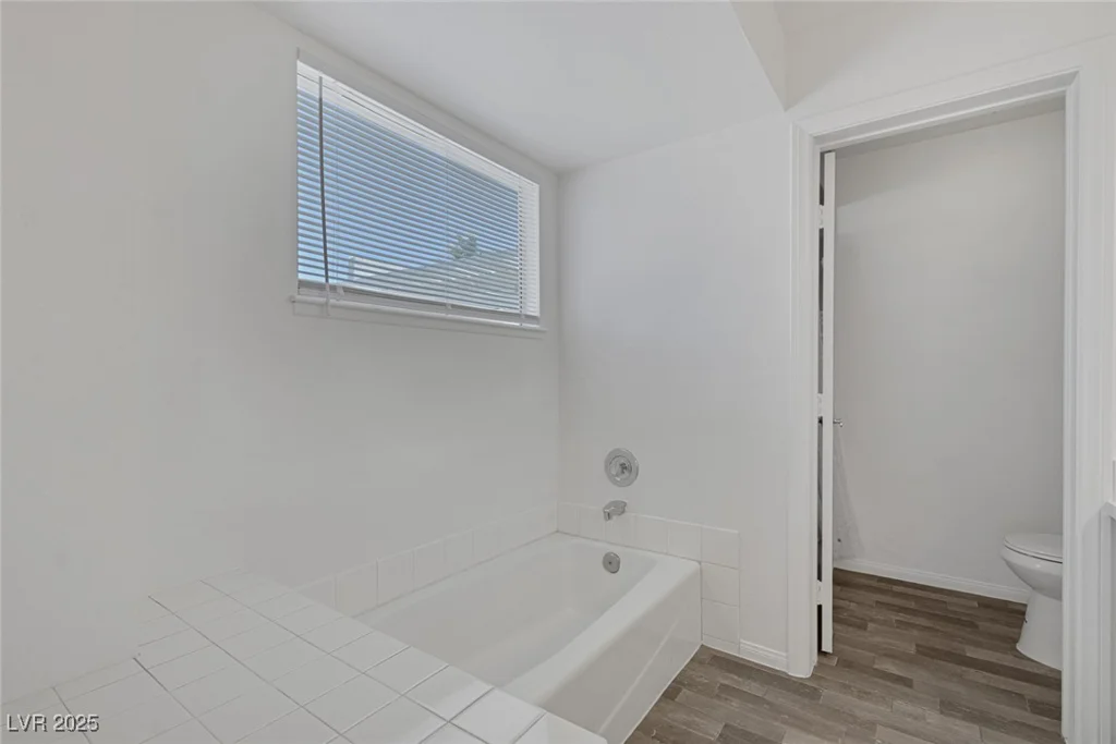 6112 Blossom Knoll, Las Vegas, NV 89108