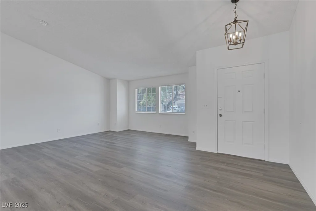 6112 Blossom Knoll, Las Vegas, NV 89108