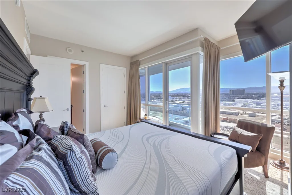 4575 Dean Martin, Las Vegas, NV 89103