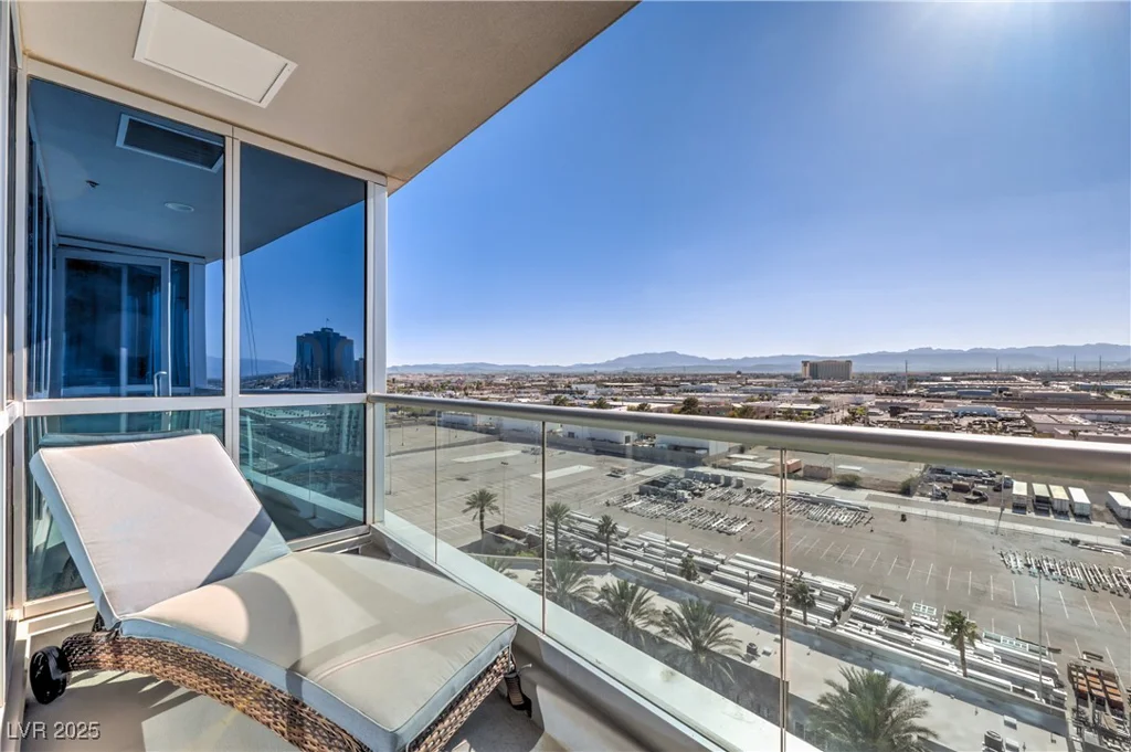 4575 Dean Martin, Las Vegas, NV 89103