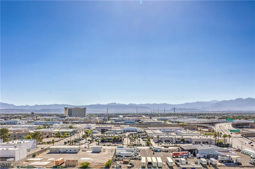 4575 Dean Martin, Las Vegas, NV 89103