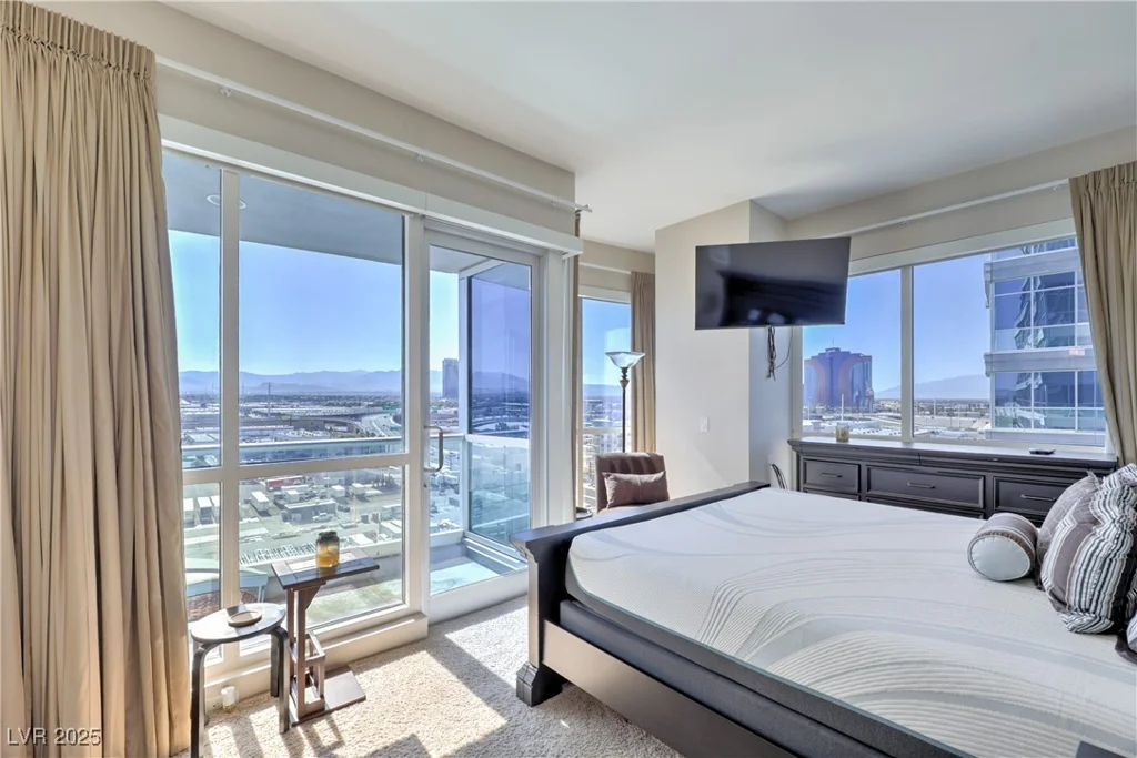 4575 Dean Martin, Las Vegas, NV 89103
