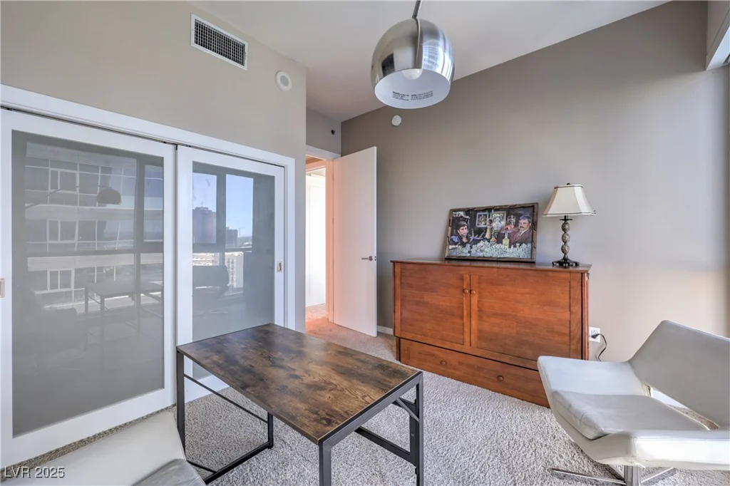4575 Dean Martin, Las Vegas, NV 89103