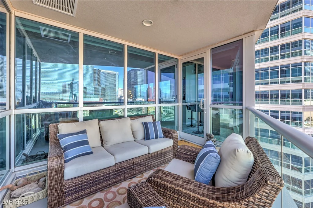 4575 Dean Martin, Las Vegas, NV 89103