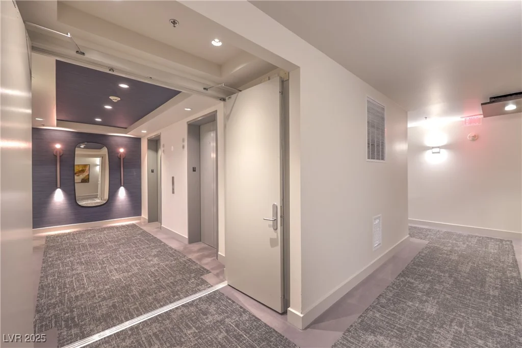 4575 Dean Martin, Las Vegas, NV 89103