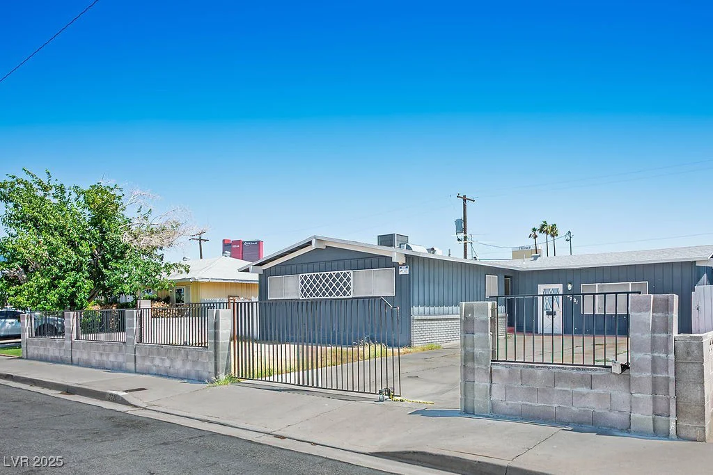 2721 Merritt, Las Vegas, NV 89102