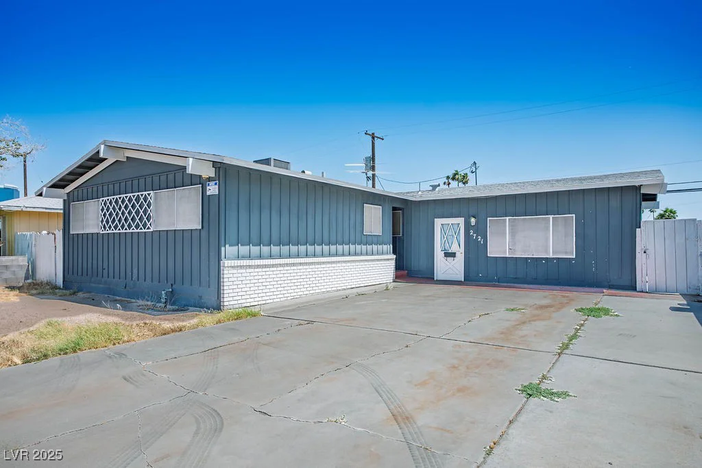 2721 Merritt, Las Vegas, NV 89102