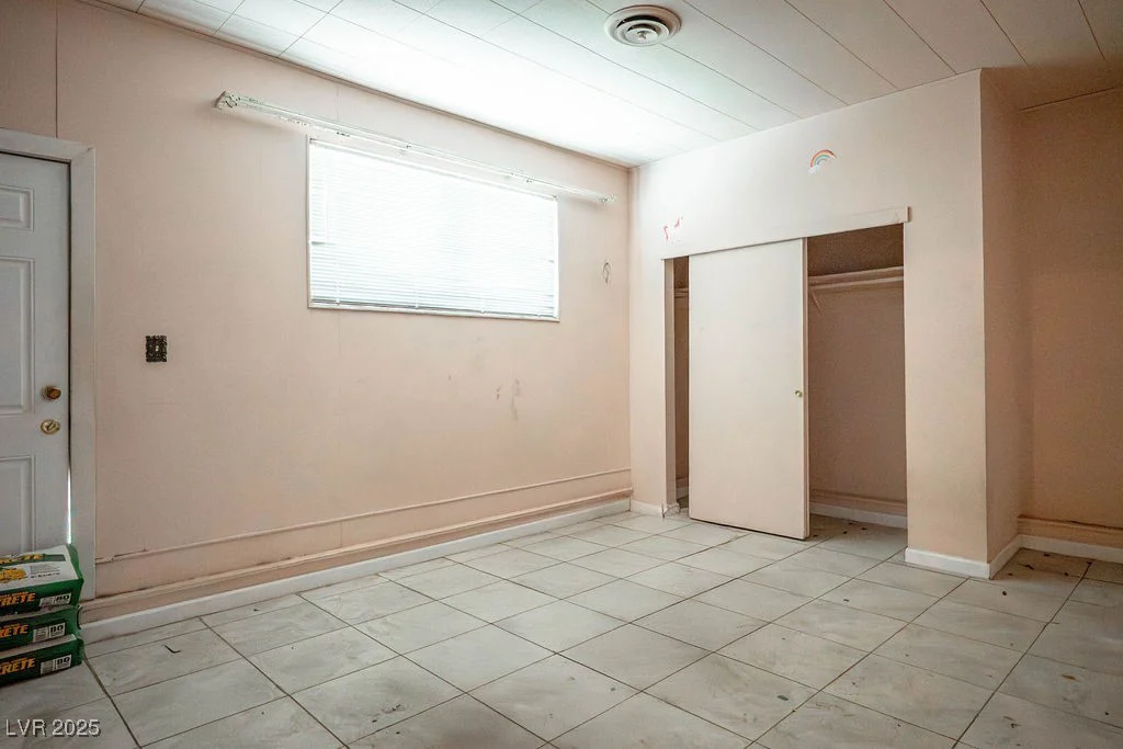 2721 Merritt, Las Vegas, NV 89102