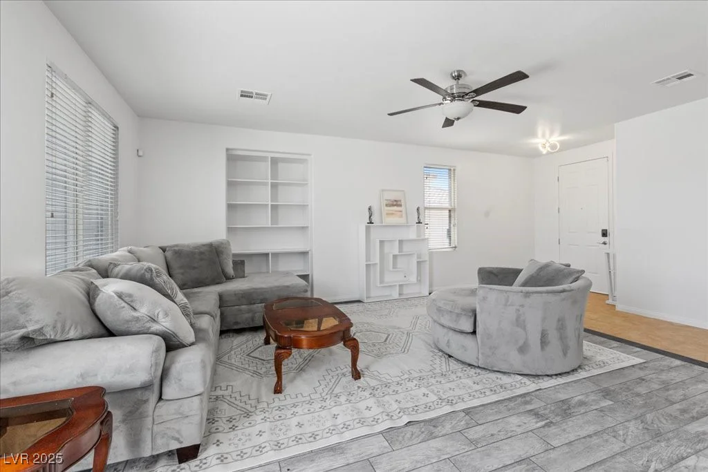 820 Peach, North Las Vegas, NV 89032