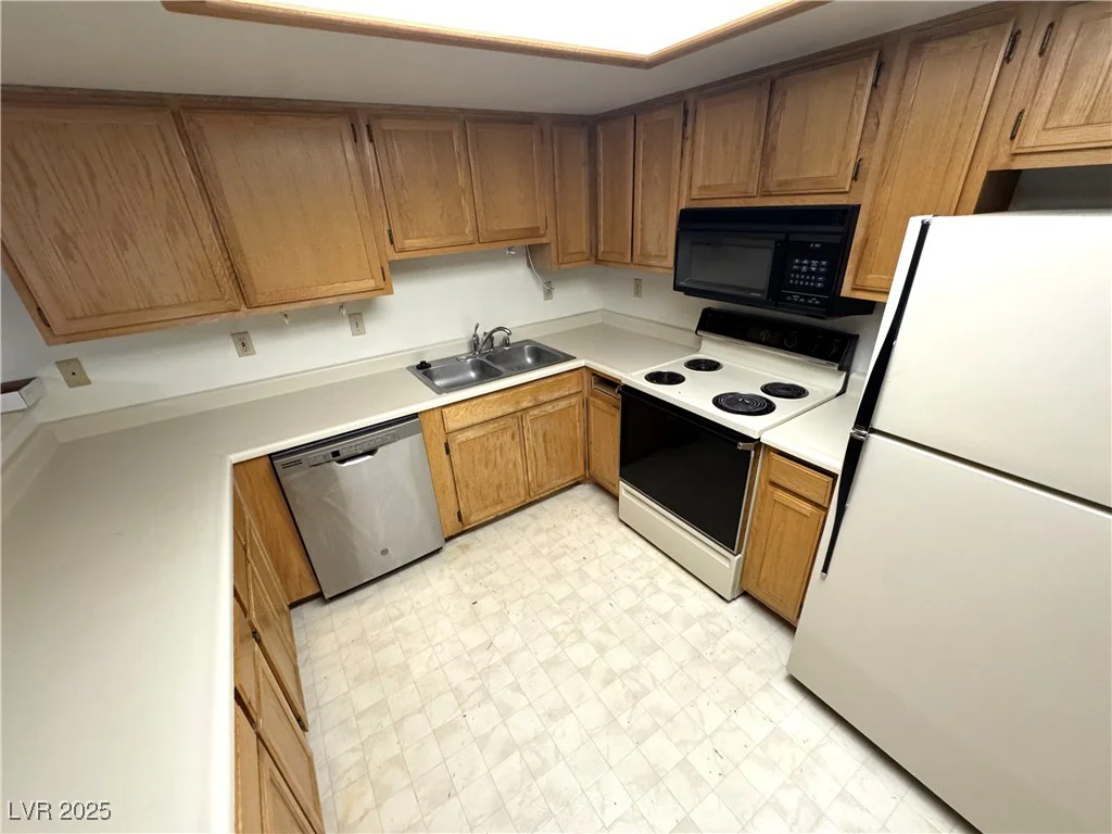 9070 Spring Mountain, Las Vegas, NV 89117