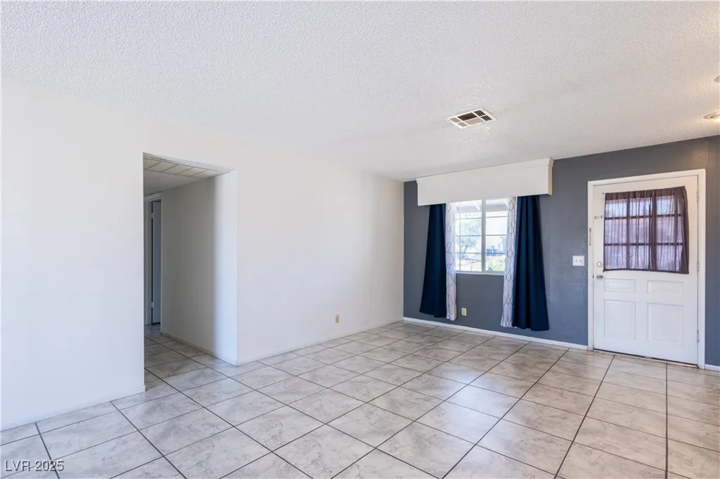 5673 Coaldale, Las Vegas, NV 89110