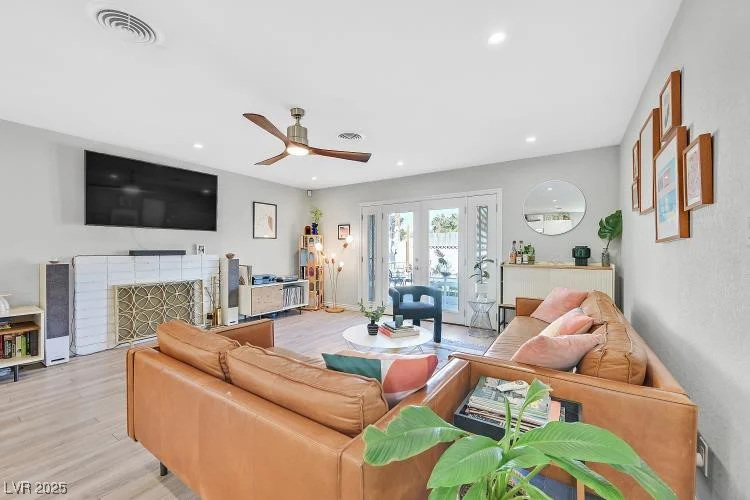 105 Shadow, Las Vegas, NV 89106