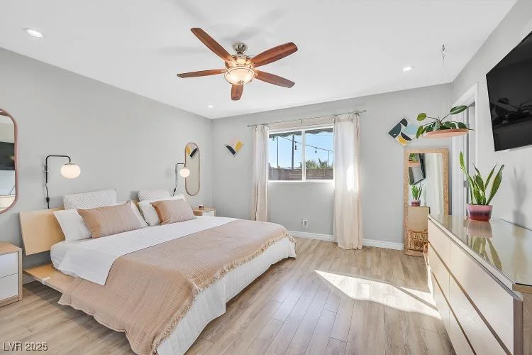 105 Shadow, Las Vegas, NV 89106