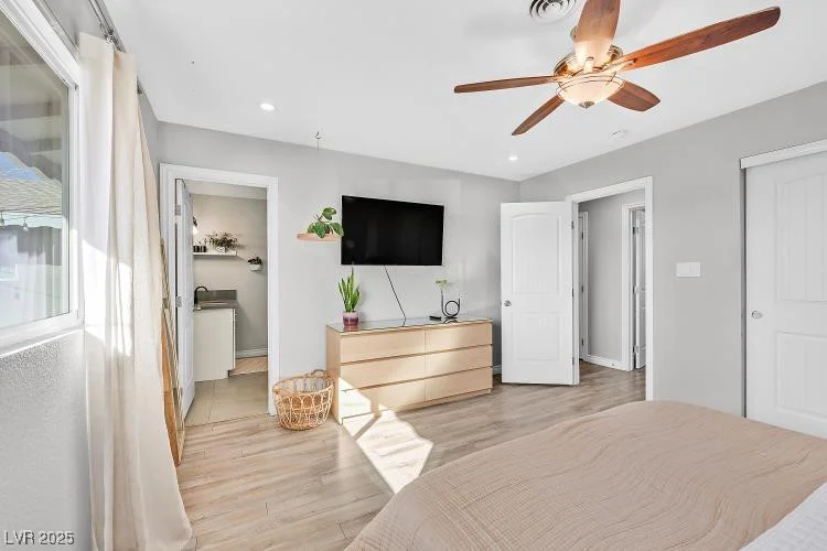 105 Shadow, Las Vegas, NV 89106