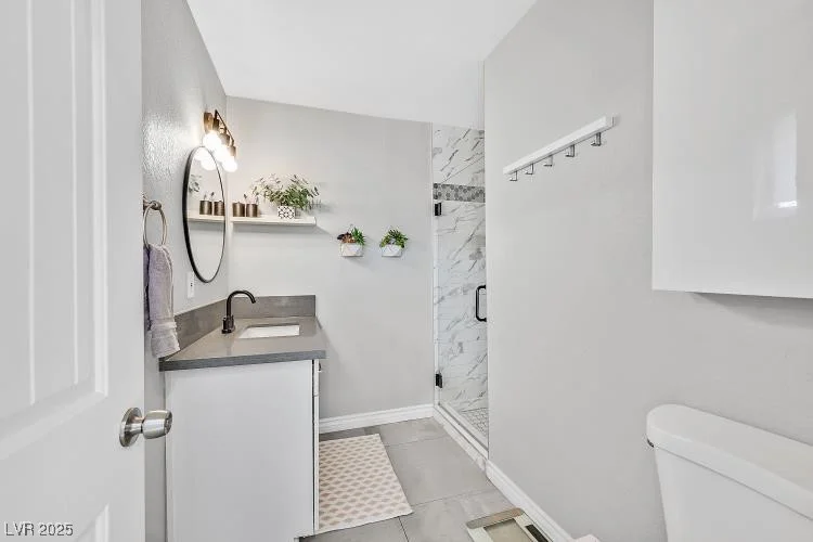 105 Shadow, Las Vegas, NV 89106