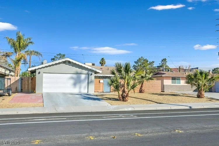 105 Shadow, Las Vegas, NV 89106