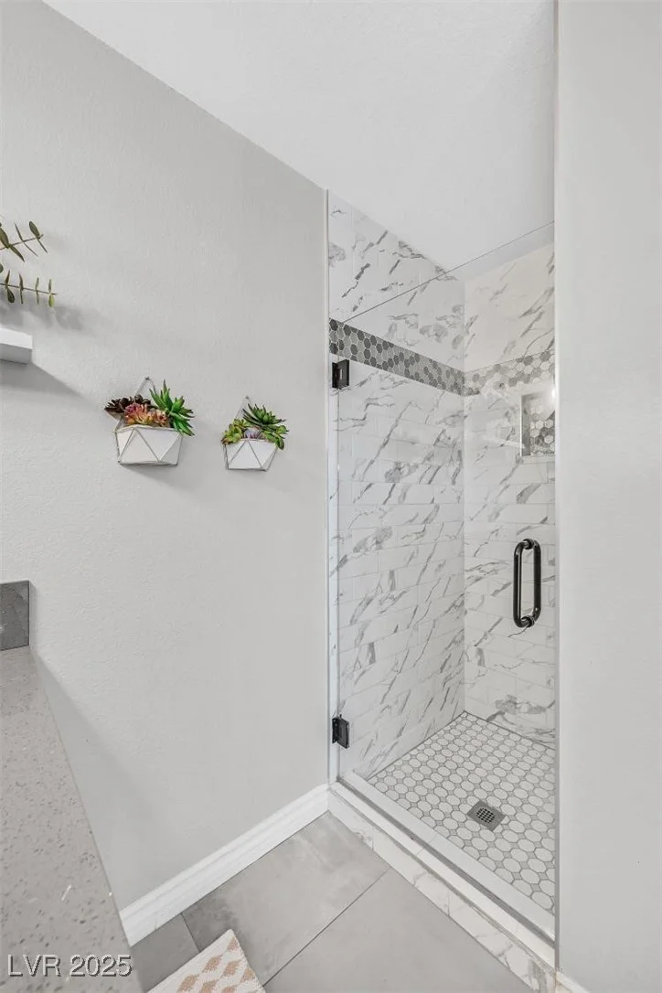 105 Shadow, Las Vegas, NV 89106