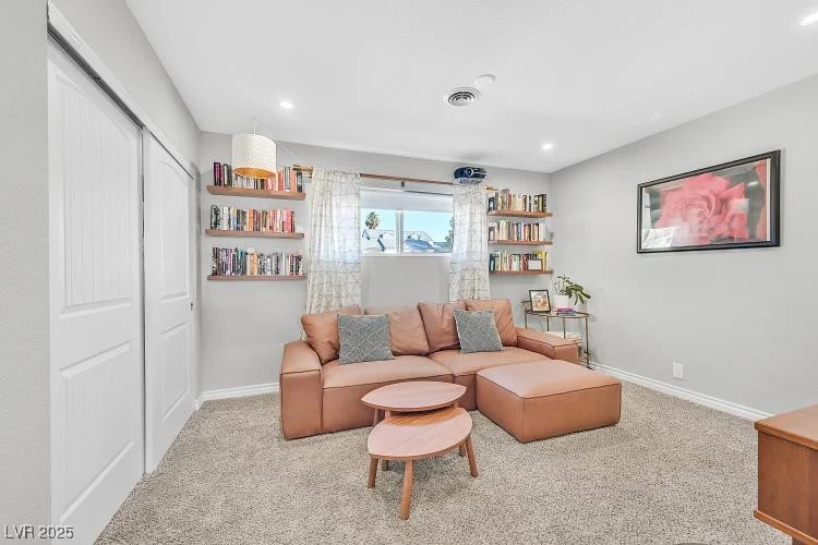 105 Shadow, Las Vegas, NV 89106