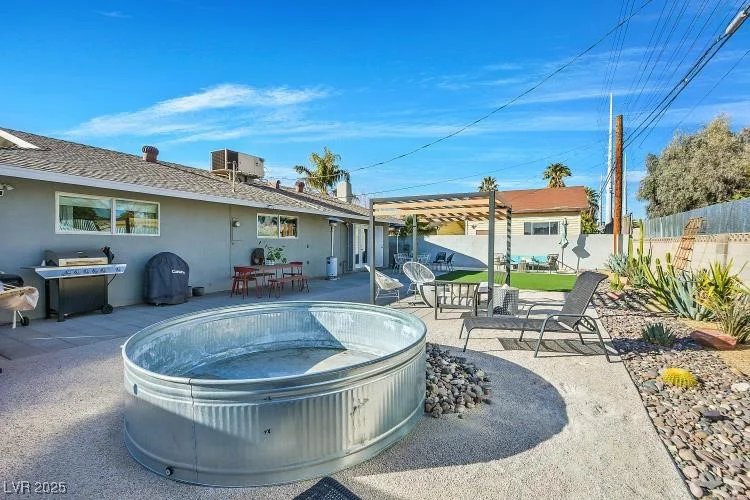 105 Shadow, Las Vegas, NV 89106