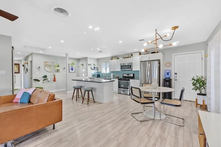 105 Shadow, Las Vegas, NV 89106