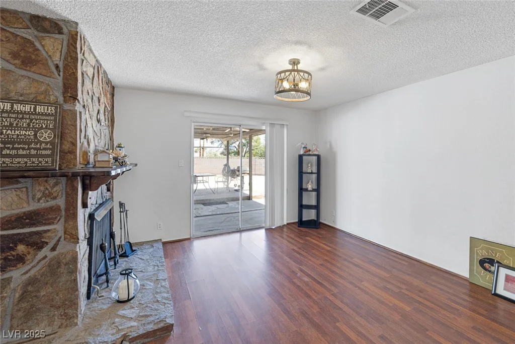 4458 El Quinta, Las Vegas, NV 89121