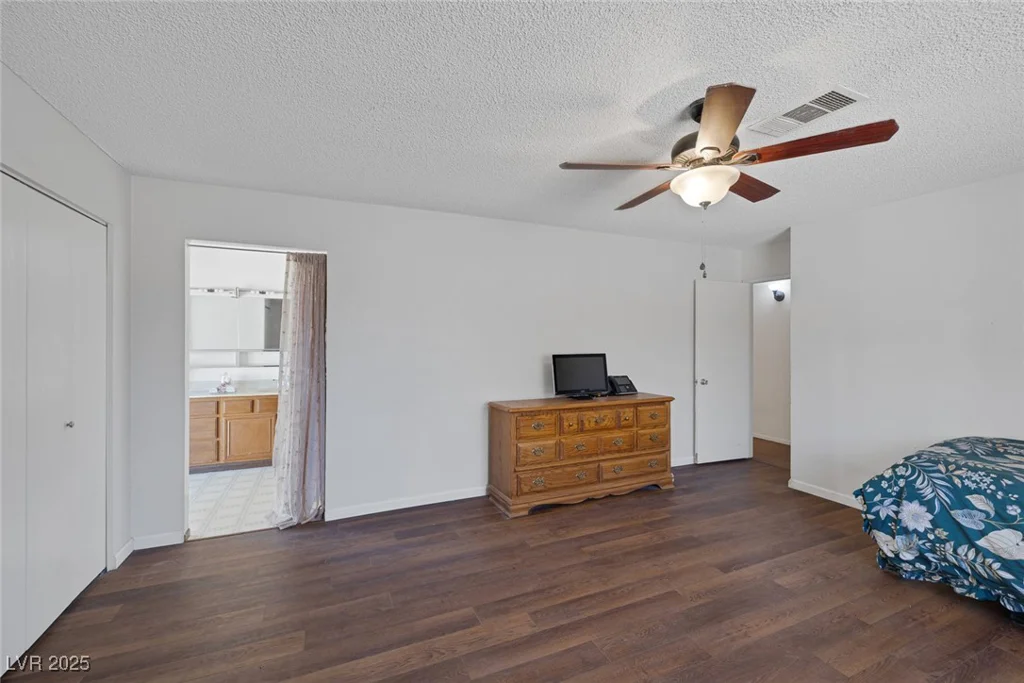 4458 El Quinta, Las Vegas, NV 89121