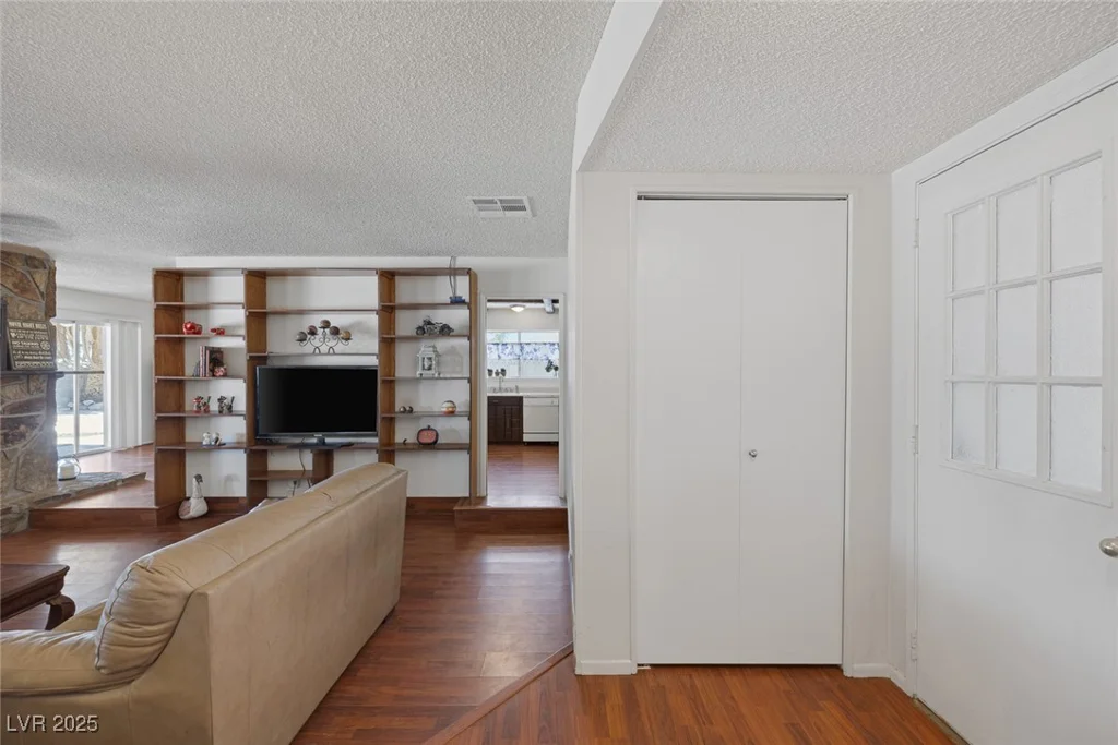 4458 El Quinta, Las Vegas, NV 89121