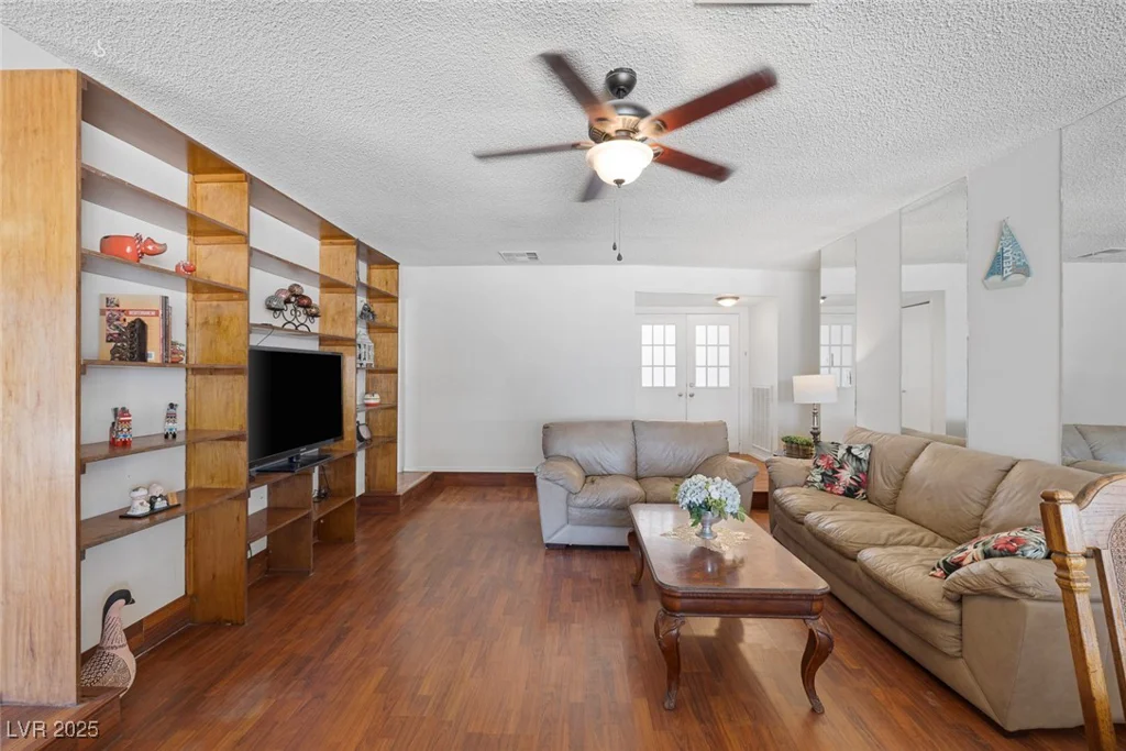 4458 El Quinta, Las Vegas, NV 89121