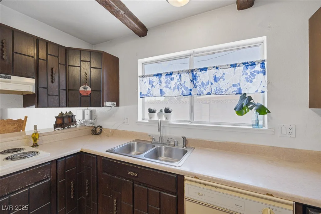 4458 El Quinta, Las Vegas, NV 89121