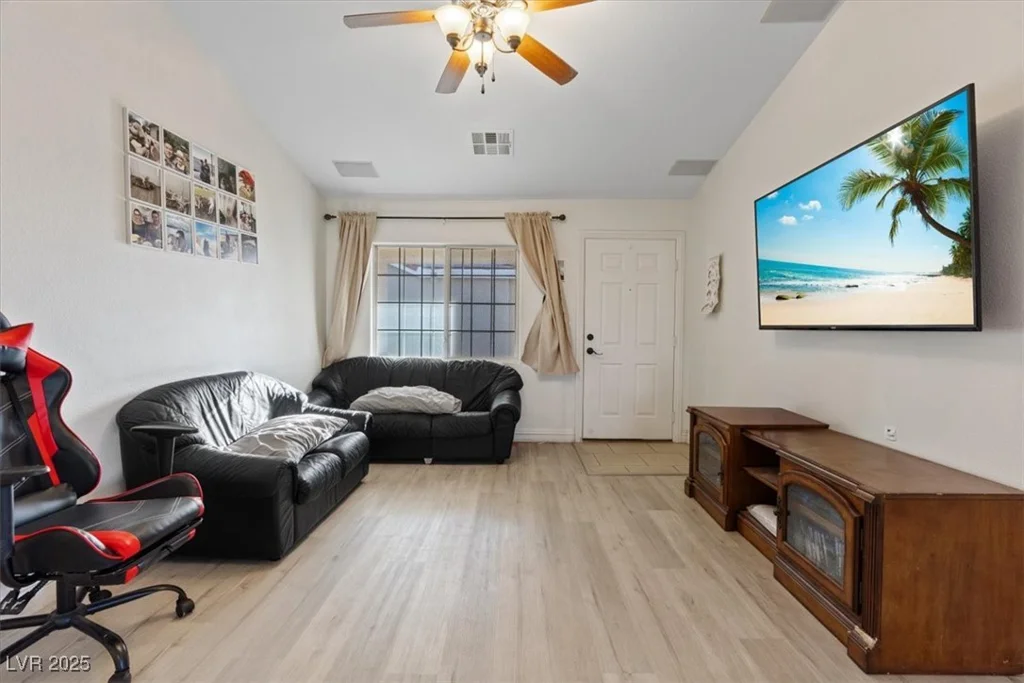 8550 Little Fox, Las Vegas, NV 89123