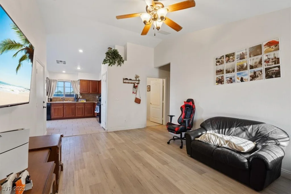 8550 Little Fox, Las Vegas, NV 89123