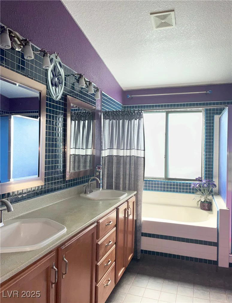 5929 Gentle Creek, North Las Vegas, NV 89031
