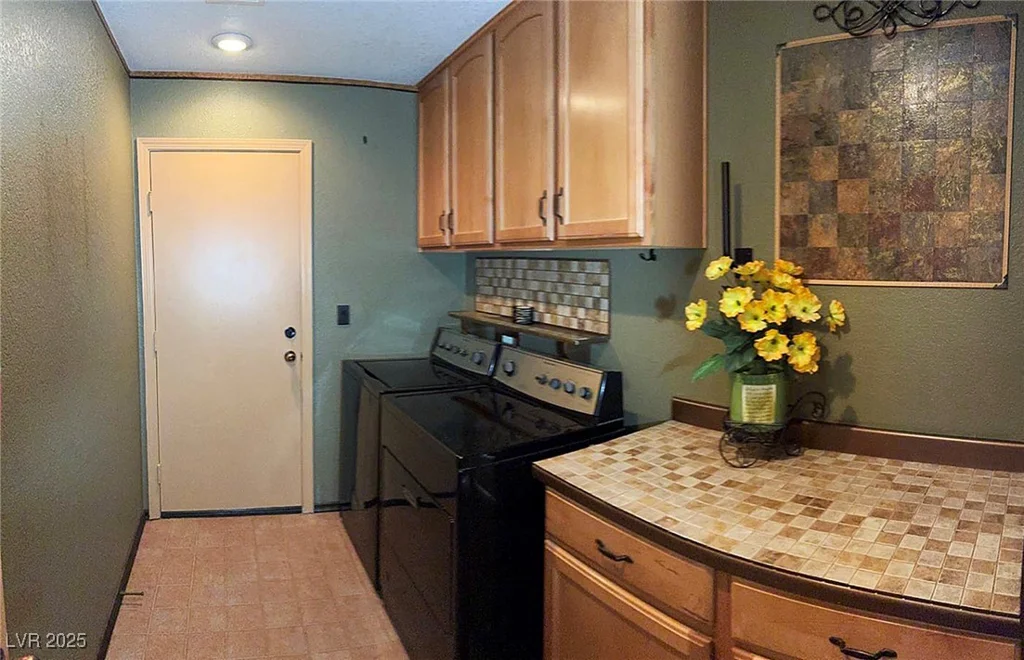 5929 Gentle Creek, North Las Vegas, NV 89031