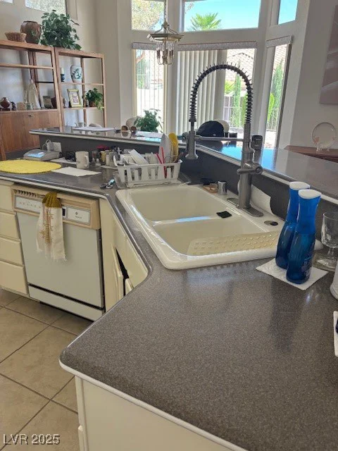10036 Keysborough, Las Vegas, NV 89134