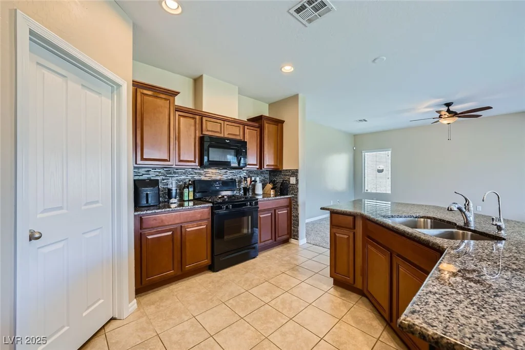 10693 Harvest Green, Las Vegas, NV 89135