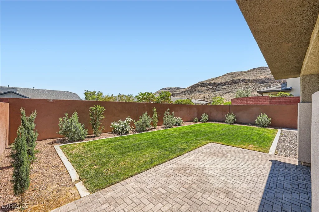 10693 Harvest Green, Las Vegas, NV 89135