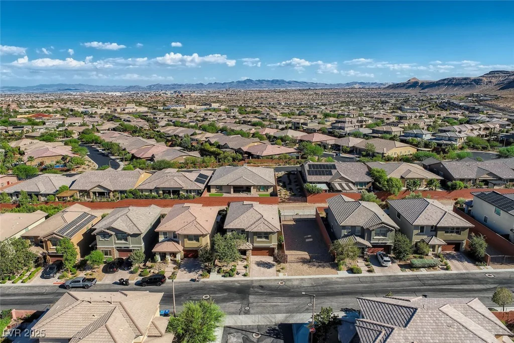 10693 Harvest Green, Las Vegas, NV 89135