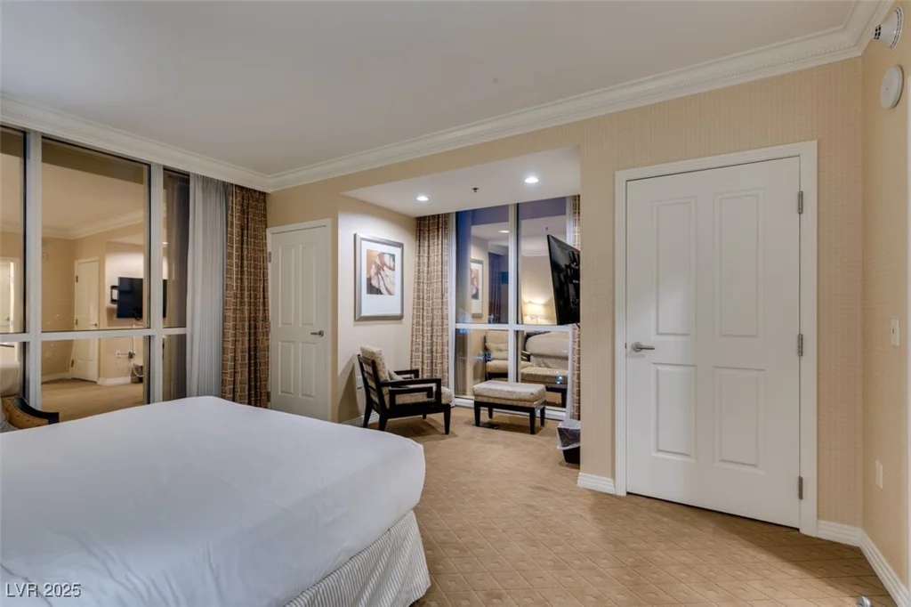 135 HARMON, Las Vegas, NV 89109