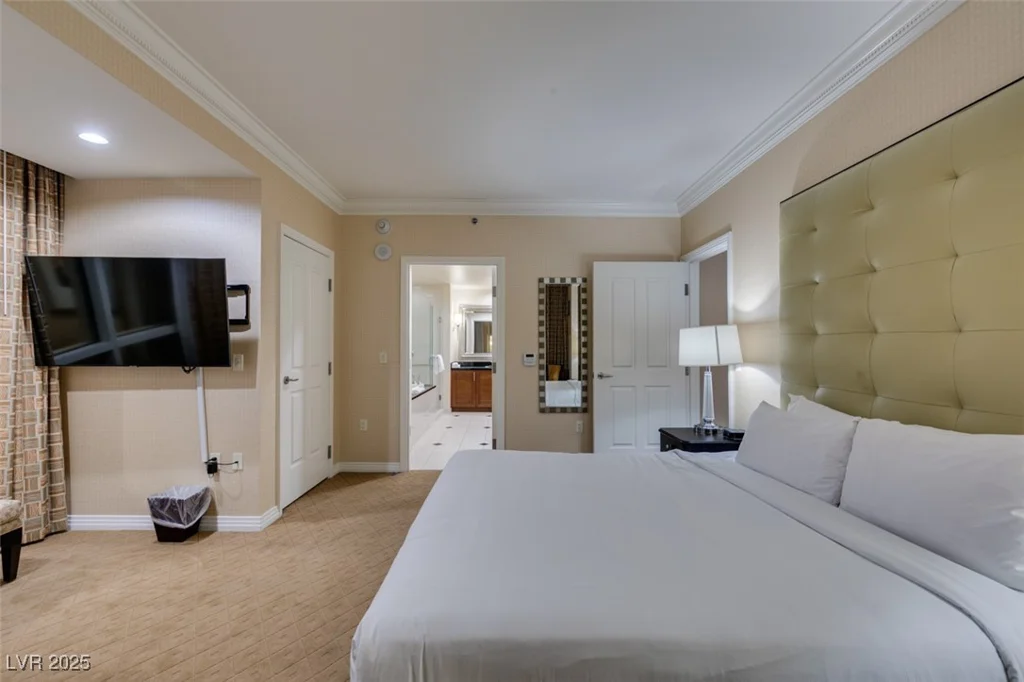 135 HARMON, Las Vegas, NV 89109