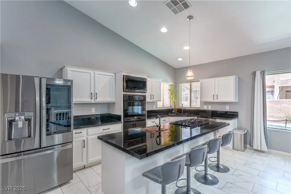 7537 Splashing Rock, Las Vegas, NV 89131