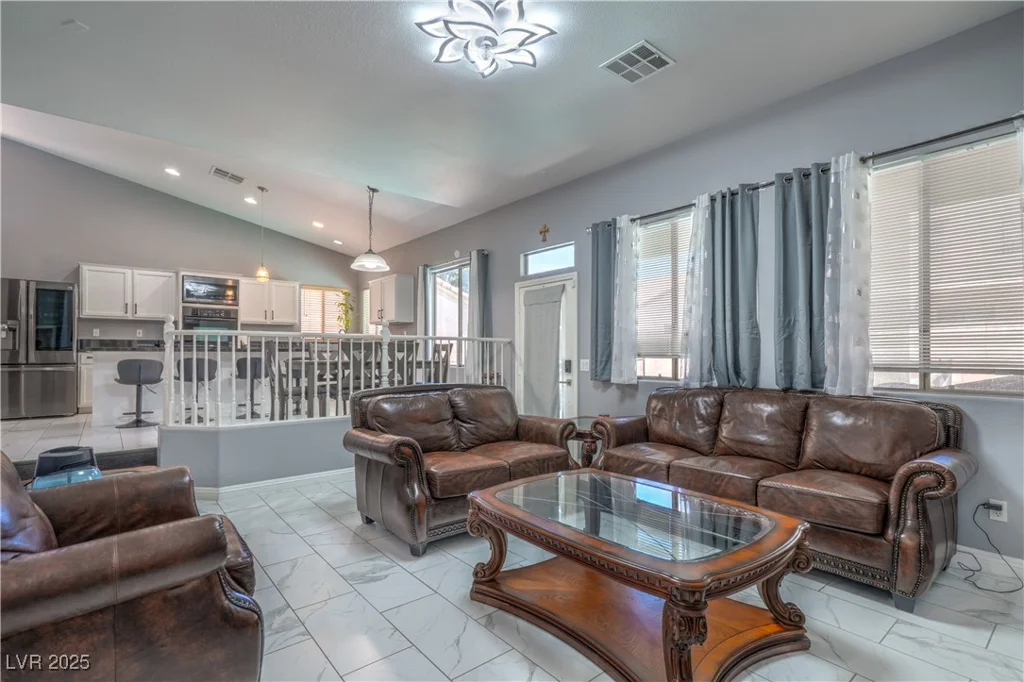 7537 Splashing Rock, Las Vegas, NV 89131